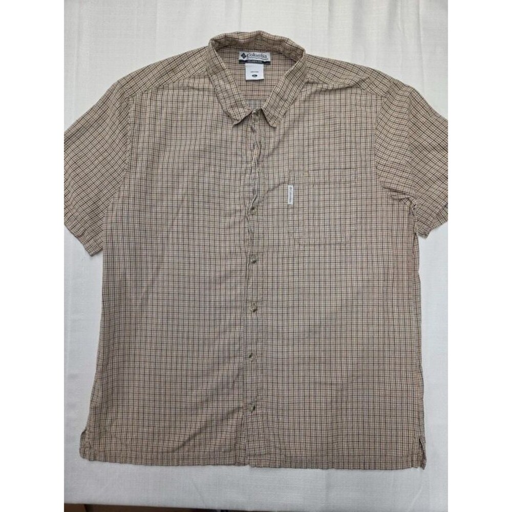 Columbia Men's XL Beige Plaid Short Sleeve Button Down Shirt